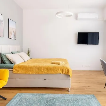 Autumn Is Here - Spend It With Your Loved One! Apartment *